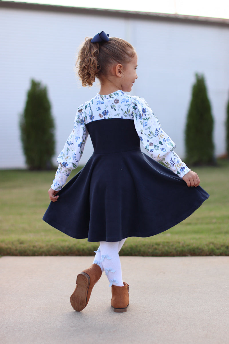 blue dress with white tights Alice in Wonderland?